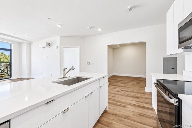 199 E Post Road 201, White Plains, NY 10601