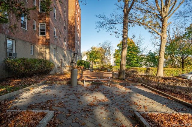 60 Locust Avenue 604A, New Rochelle, NY 10801