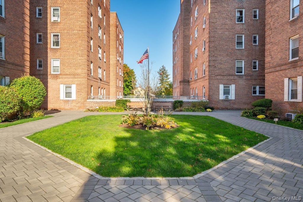 60 Locust Avenue 604A, New Rochelle, NY 10801 — photo 2