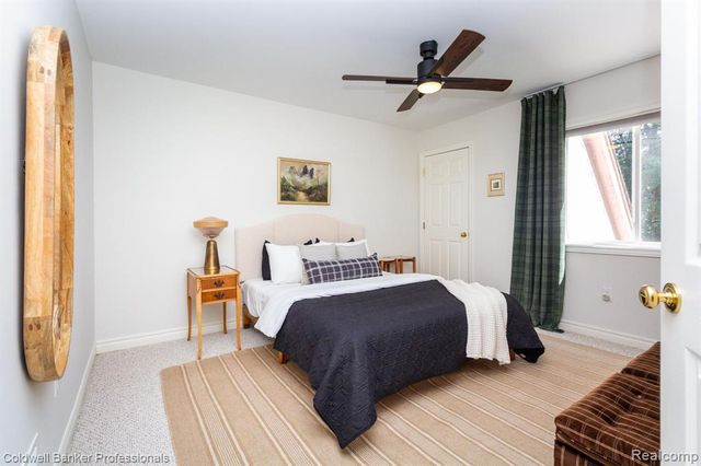 15317 Oak Hollow Drive, Holly, MI 48442