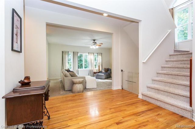 15317 Oak Hollow Drive, Holly, MI 48442