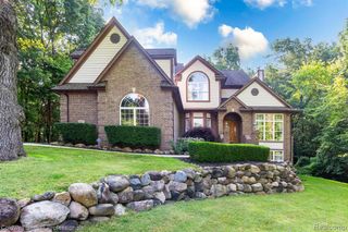 15317 Oak Hollow Drive, Holly, MI 48442