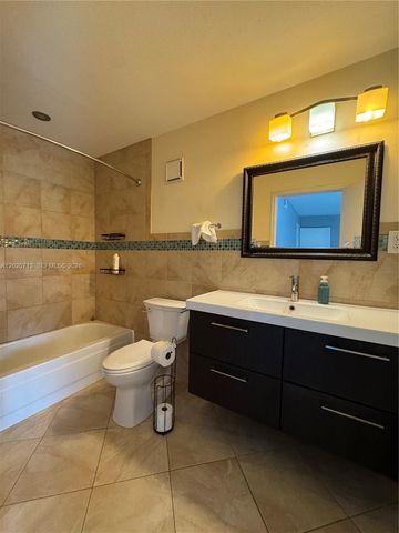 2301 NW 33rd St 107, Oakland Park, FL 33309