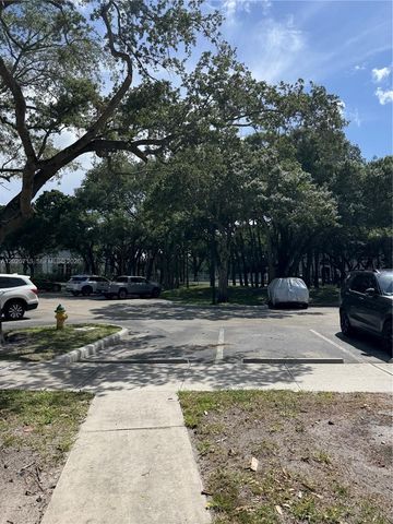 2301 NW 33rd St 107, Oakland Park, FL 33309