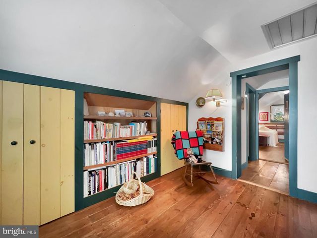 1095 TEXTER MOUNTAIN RD, Robesonia, PA 19551