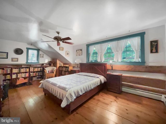 1095 TEXTER MOUNTAIN RD, Robesonia, PA 19551