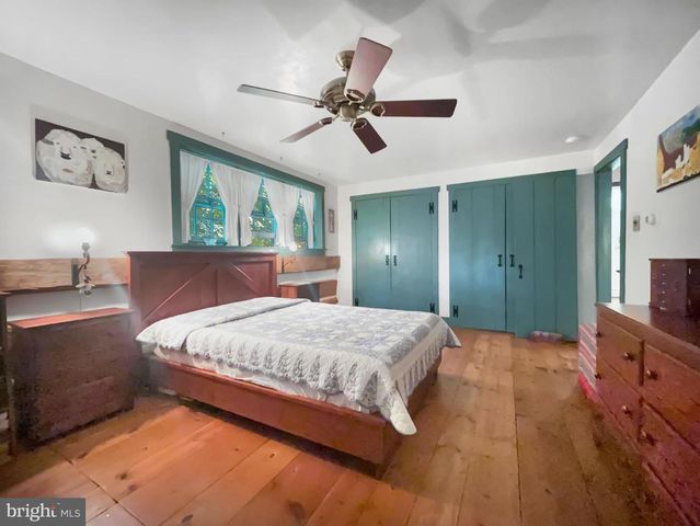 1095 TEXTER MOUNTAIN RD, Robesonia, PA 19551