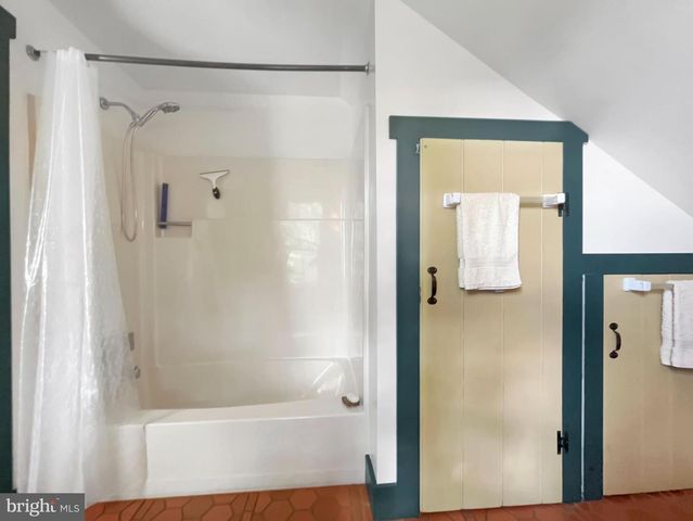 1095 TEXTER MOUNTAIN RD, Robesonia, PA 19551