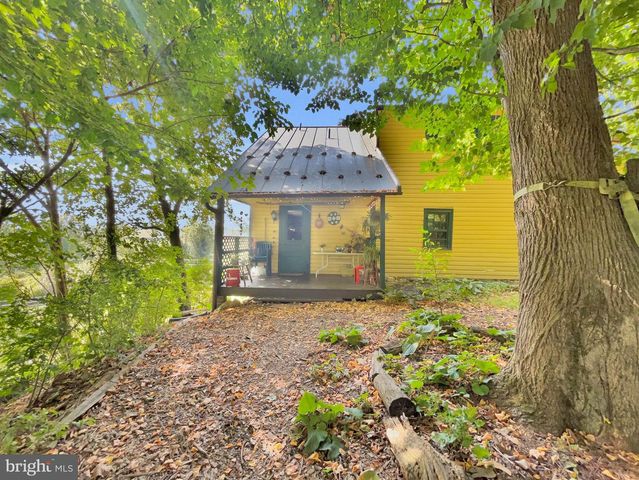 1095 TEXTER MOUNTAIN RD, Robesonia, PA 19551