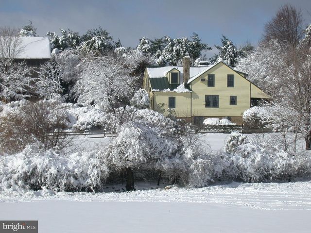 1095 TEXTER MOUNTAIN RD, Robesonia, PA 19551