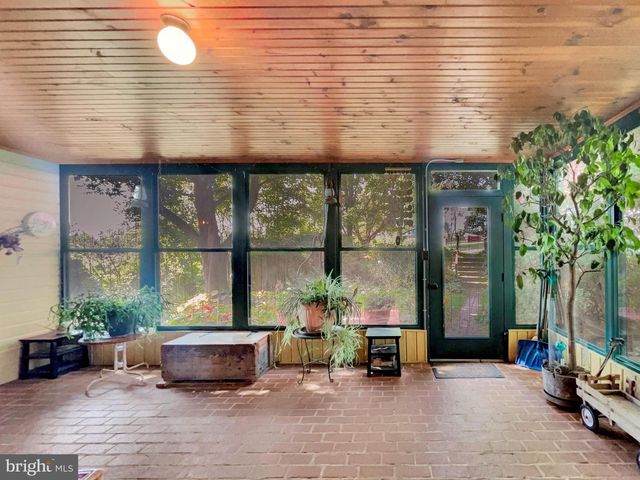 1095 TEXTER MOUNTAIN RD, Robesonia, PA 19551