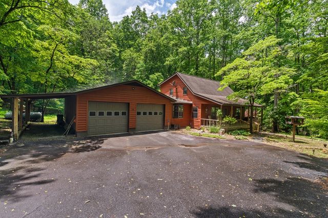 714 Pope Cove Trail, Hayesville, NC 28904