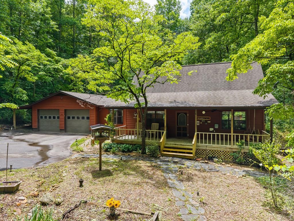 714 Pope Cove Trail, Hayesville, NC 28904