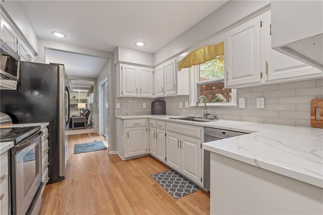 8602 N Beaman Avenue, Kansas City, MO 64154