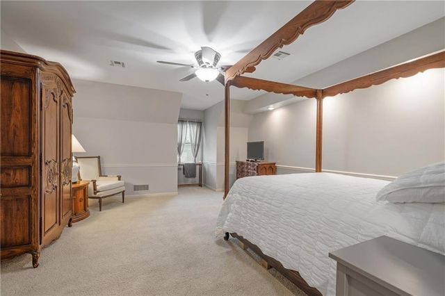 8602 N Beaman Avenue, Kansas City, MO 64154