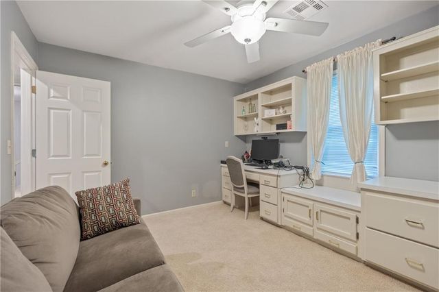 8602 N Beaman Avenue, Kansas City, MO 64154