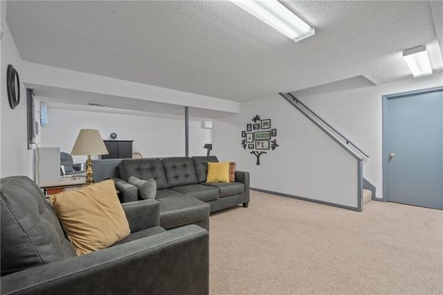 8602 N Beaman Avenue, Kansas City, MO 64154
