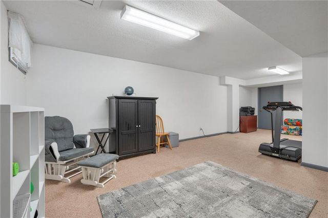 8602 N Beaman Avenue, Kansas City, MO 64154