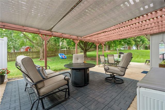 8602 N Beaman Avenue, Kansas City, MO 64154