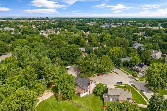 8602 N Beaman Avenue, Kansas City, MO 64154