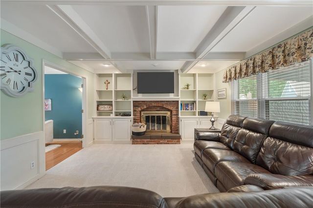 8602 N Beaman Avenue, Kansas City, MO 64154