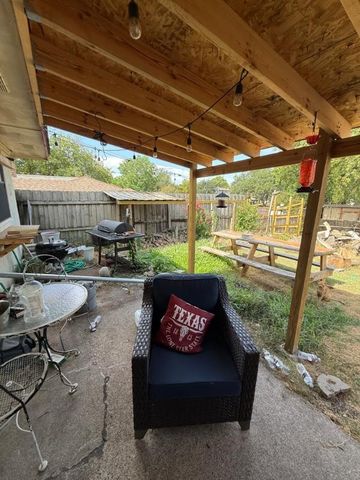 705 Angle Ridge Circle, Garland, TX 75043
