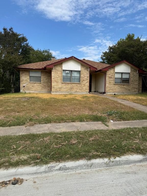 705 Angle Ridge Circle, Garland, TX 75043