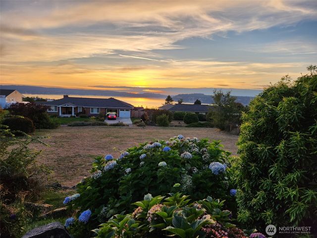 1260 S Karl Johan Avenue, Tacoma, WA 98465