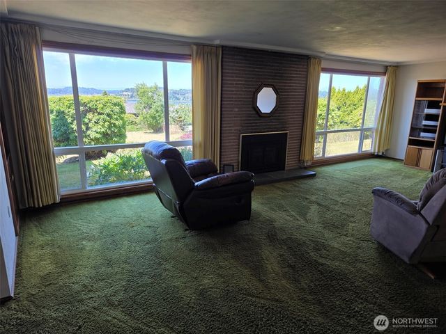 1260 S Karl Johan Avenue, Tacoma, WA 98465