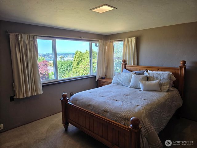 1260 S Karl Johan Avenue, Tacoma, WA 98465