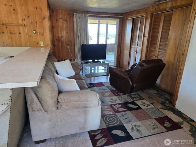 1260 S Karl Johan Avenue, Tacoma, WA 98465