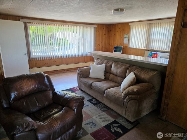 1260 S Karl Johan Avenue, Tacoma, WA 98465