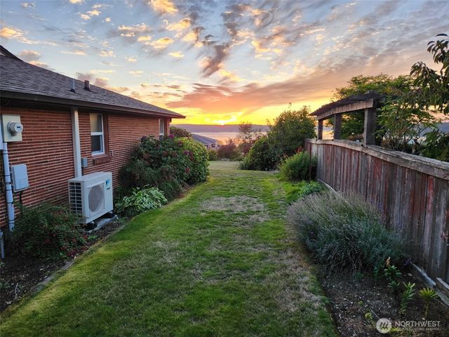 1260 S Karl Johan Avenue, Tacoma, WA 98465