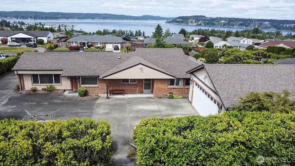 1260 S Karl Johan Avenue, Tacoma, WA 98465