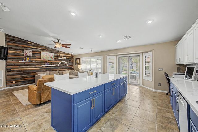 18164 W DESERT Lane, Surprise, AZ 85388