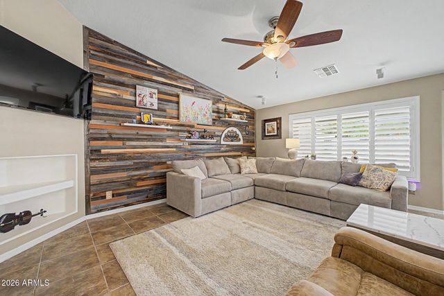 18164 W DESERT Lane, Surprise, AZ 85388