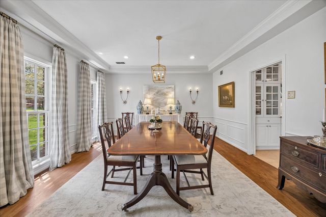 10926 Wickwild Street, Hunters Creek Village, TX 77024