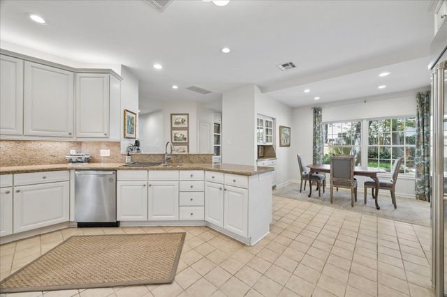 10926 Wickwild Street, Hunters Creek Village, TX 77024