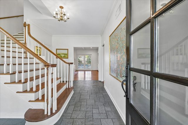 10926 Wickwild Street, Hunters Creek Village, TX 77024