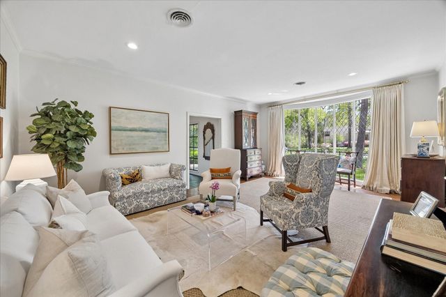 10926 Wickwild Street, Hunters Creek Village, TX 77024