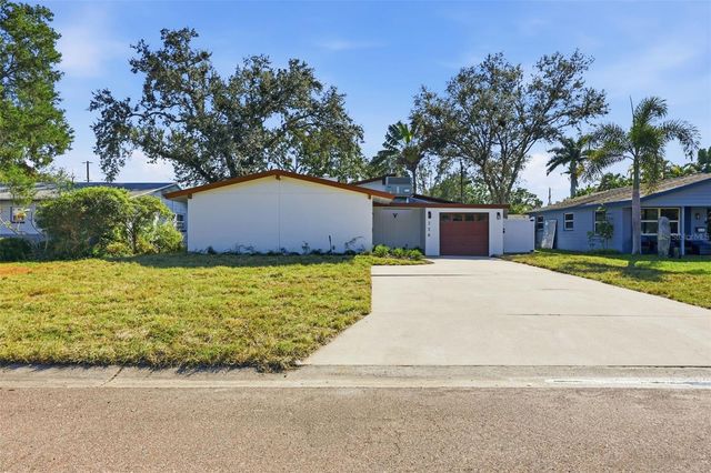 228 87TH AVENUE NE, St Petersburg, FL 33702