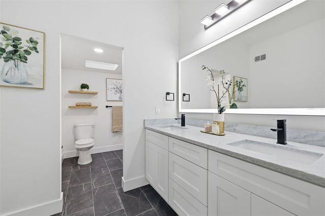 228 87TH AVENUE NE, St Petersburg, FL 33702