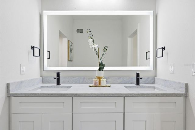 228 87TH AVENUE NE, St Petersburg, FL 33702