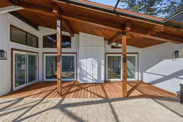 228 87TH AVENUE NE, St Petersburg, FL 33702