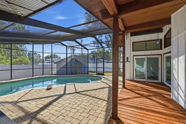 228 87TH AVENUE NE, St Petersburg, FL 33702