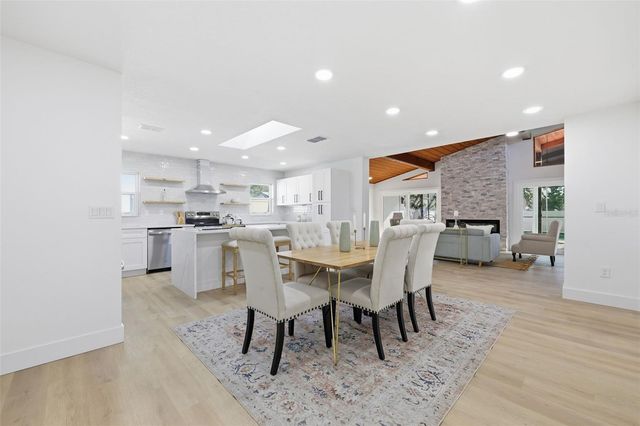 228 87TH AVENUE NE, St Petersburg, FL 33702