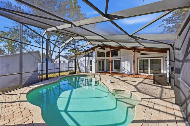 228 87TH AVENUE NE, St Petersburg, FL 33702