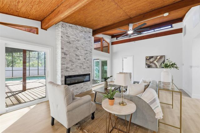 228 87TH AVENUE NE, St Petersburg, FL 33702