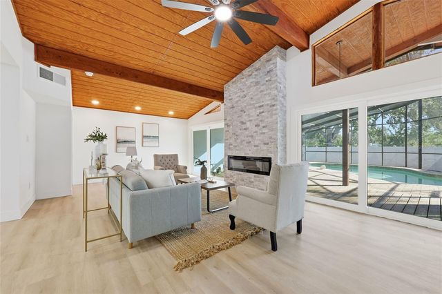 228 87TH AVENUE NE, St Petersburg, FL 33702