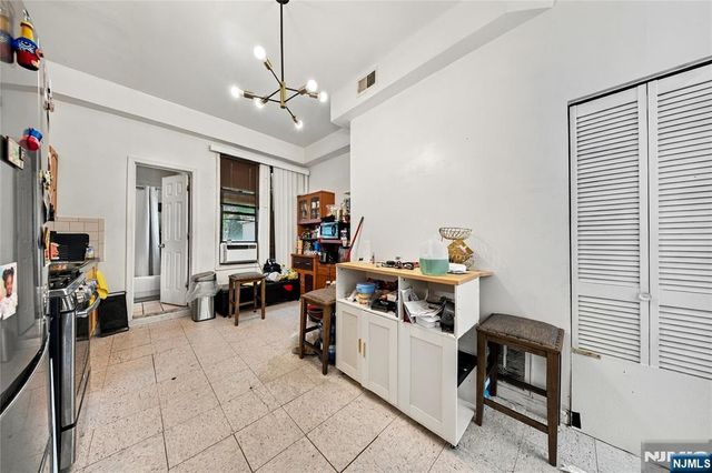 326 32nd Street, Union City, NJ 07087